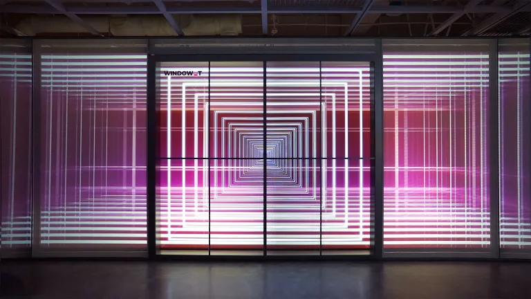 lg_oled_seoul_02_reveal.webp Image